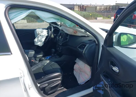 2019 Jeep Cherokee Latitude Plus 4X4 from USA, damaged, VIN 1C4PJMLN8KD167776